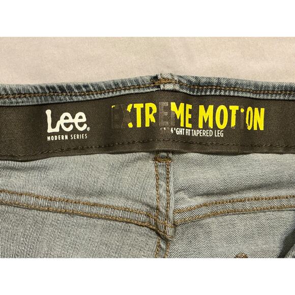 LEE MODERN SERIES STRAIGHT FIT TAPERED LEG DARK WASH JEANS - SIZE 36x32 - Picture 4 of 8